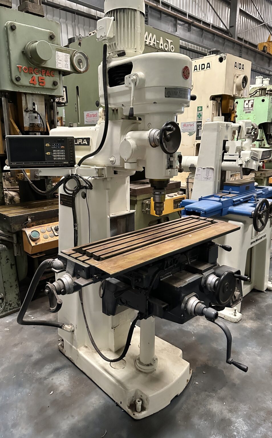 VERTICAL MILLING MACHINE - Marvel Machinery