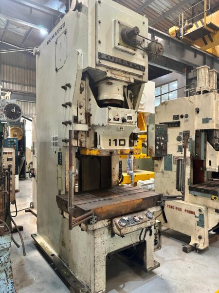 1795 KOMATSU JAPAN MODEL OBS-110-2-1 1795 KOMATSU JAPAN MODEL OBS-110-2-1